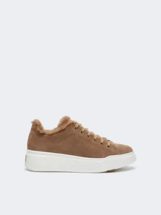 Sneakers i semsket skinn og teddy-stoff, hasselnøttbrun