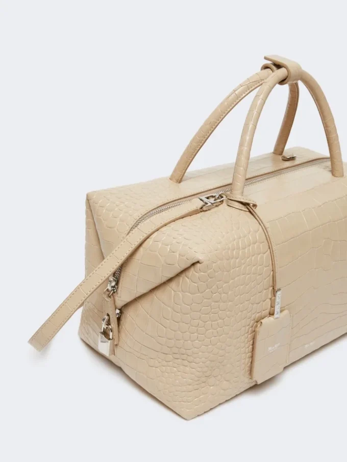 Stor bostonbag i skinn med krokodillemønster, is Stor bostonbag i skinn med krokodillemønster, is