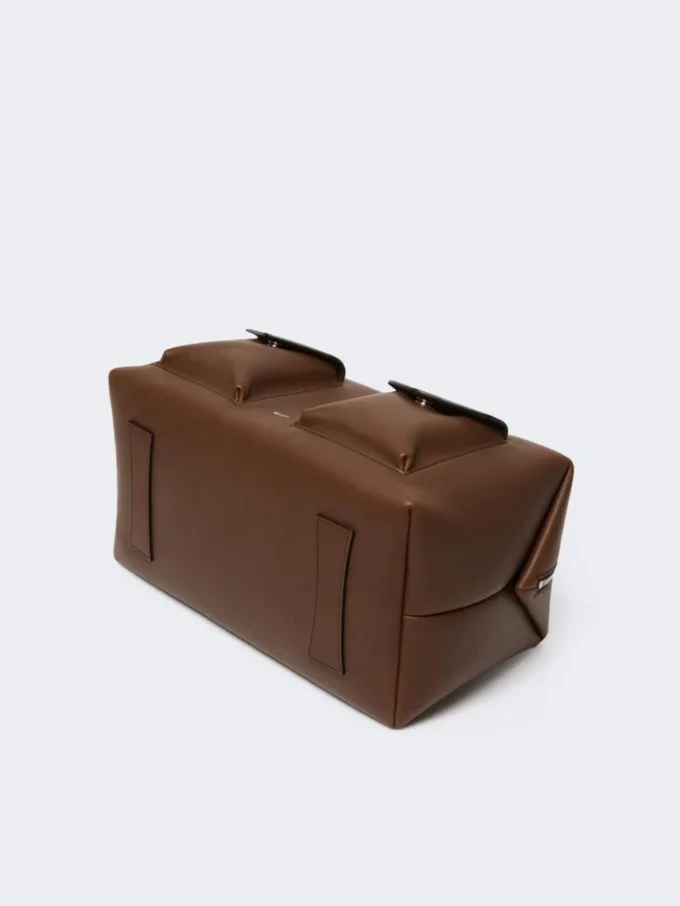 Stor bostonbag i skinn med lommer, brun