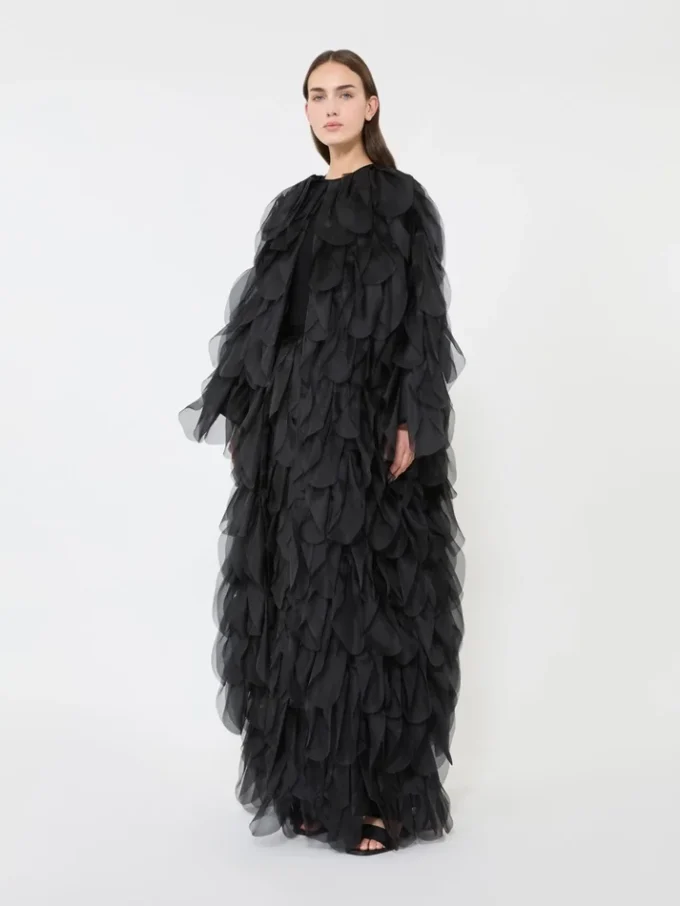 Langt skjørt med blomsterblader i silkeorganza, svart Langt skjørt med blomsterblader i silkeorganza, svart