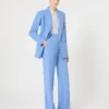 Tettsittende blazer i ullkrepp, lyseblå