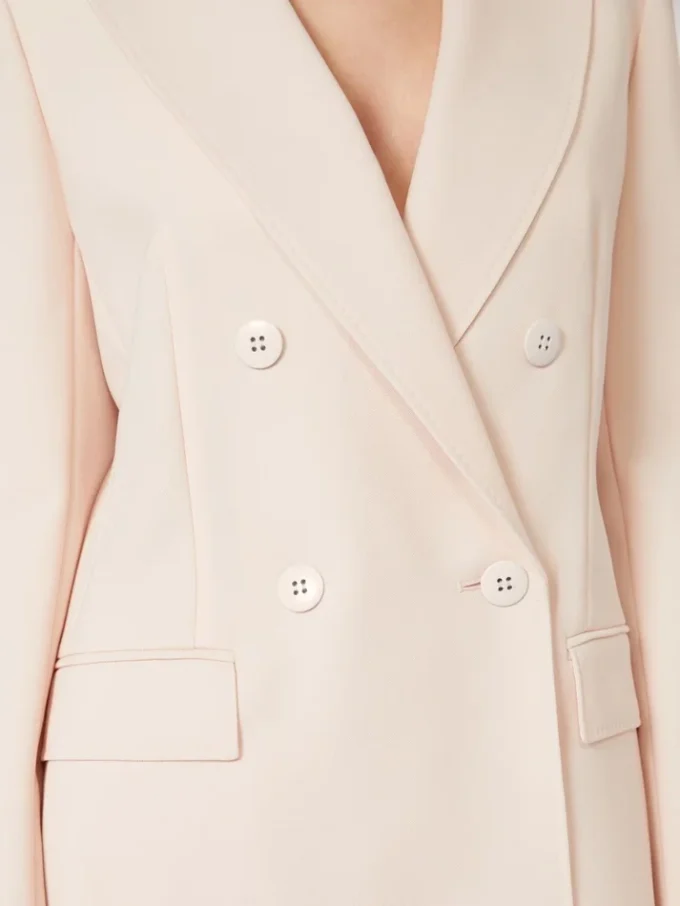 Tettsittende blazer i ullkrepp, rosa