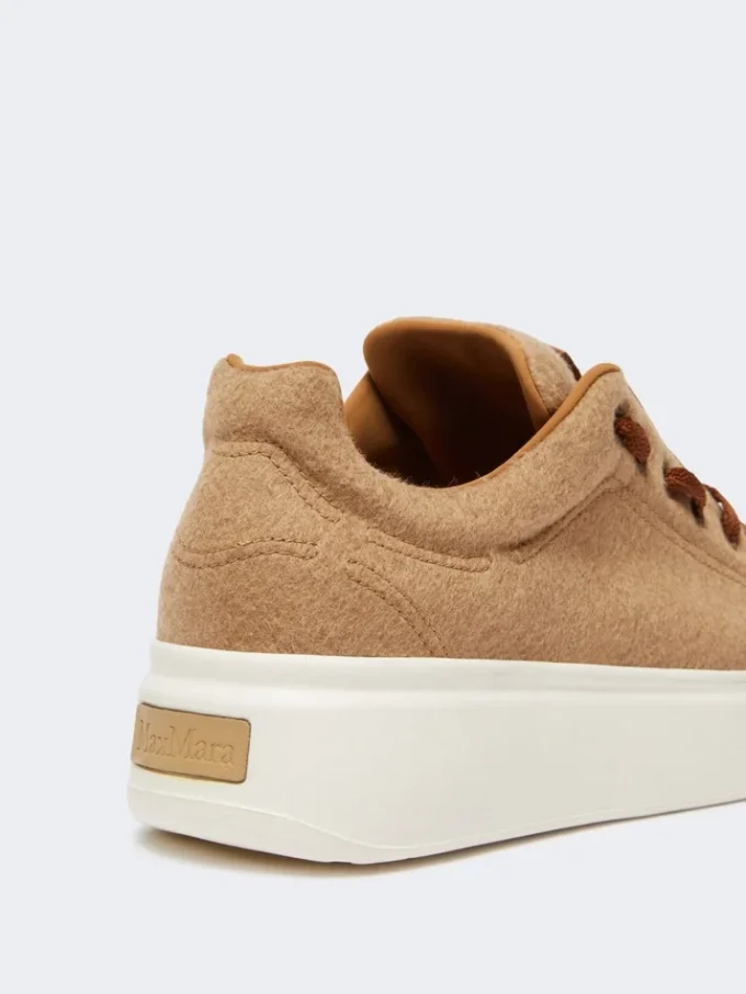 Vannavvisende sneakers i kamelfarge, kamel
