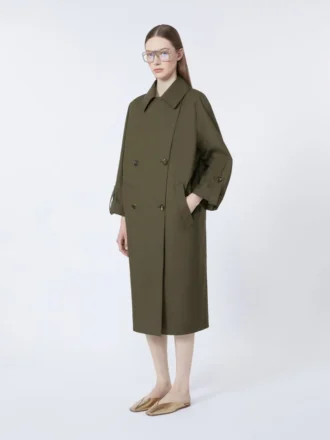 Vannavvisende trenchcoat i twill med belte, grønn Vannavvisende trenchcoat i twill med belte, grønn