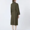 Vannavvisende trenchcoat i twill med belte, grønn Vannavvisende trenchcoat i twill med belte, grønn