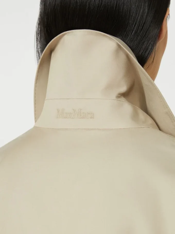 Vannavvisende trenchcoat i twill med belte, sand Vannavvisende trenchcoat i twill med belte, sand