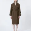 Vannavvisende trenchcoat i twill med belte, sjokoladebrun