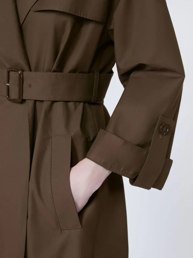 Vannavvisende trenchcoat i twill med belte, sjokoladebrun