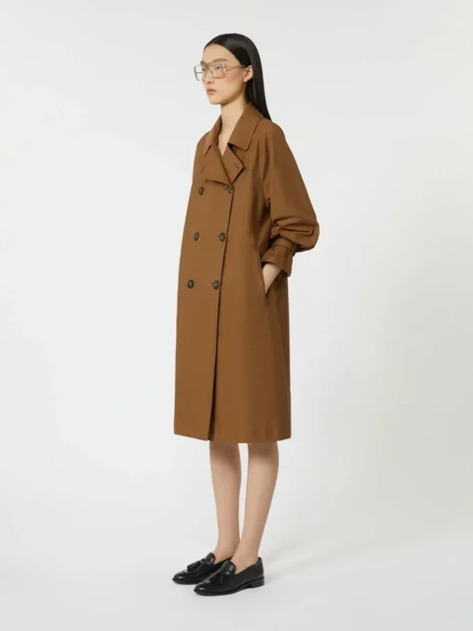 Vannavvisende trenchcoat i twill med dobbeltspent, tobakk