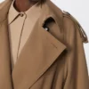 Vannavvisende trenchcoat i ullgabardin, brun Vannavvisende trenchcoat i ullgabardin, brun