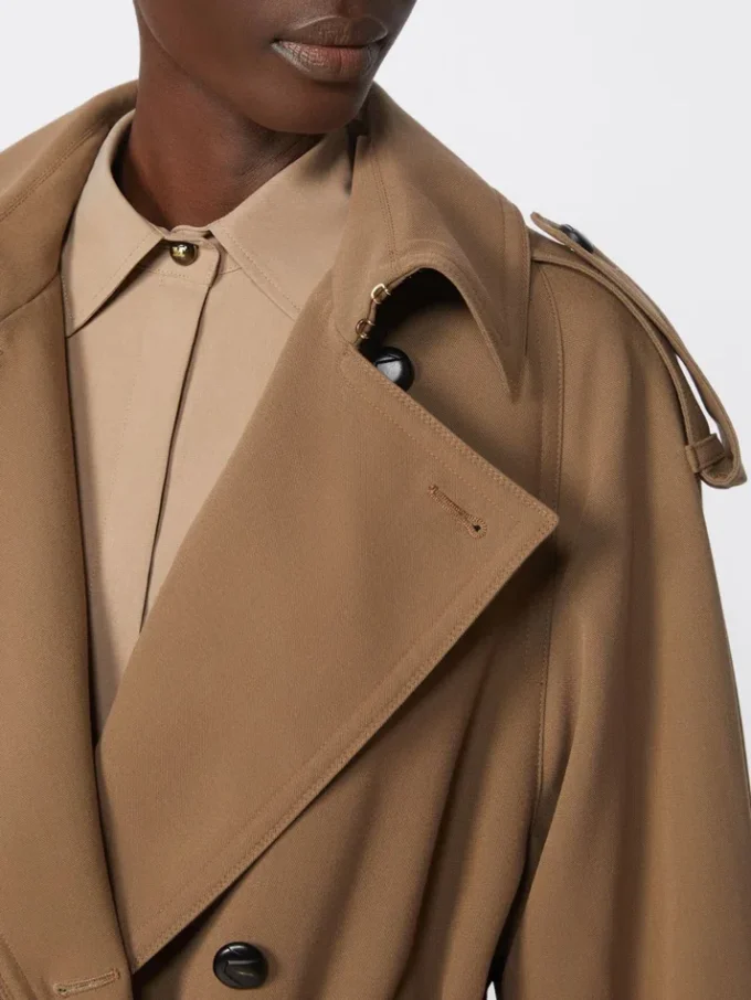 Vannavvisende trenchcoat i ullgabardin, brun Vannavvisende trenchcoat i ullgabardin, brun