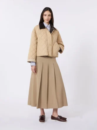 Vendbar, vattert jakke i vannavvisende stoff, beige Vendbar, vattert jakke i vannavvisende stoff, beige